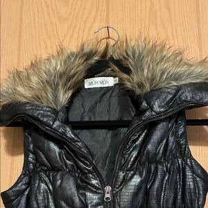 MOR MOR Black Puffer Vest with Faux Fur Trim